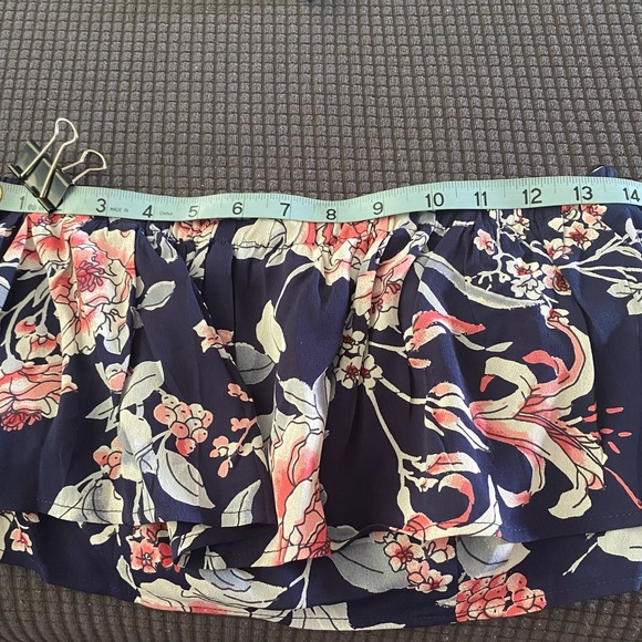 Off the shoulders crop top with ruffle overlay and back zipper - Picture 4 of 6